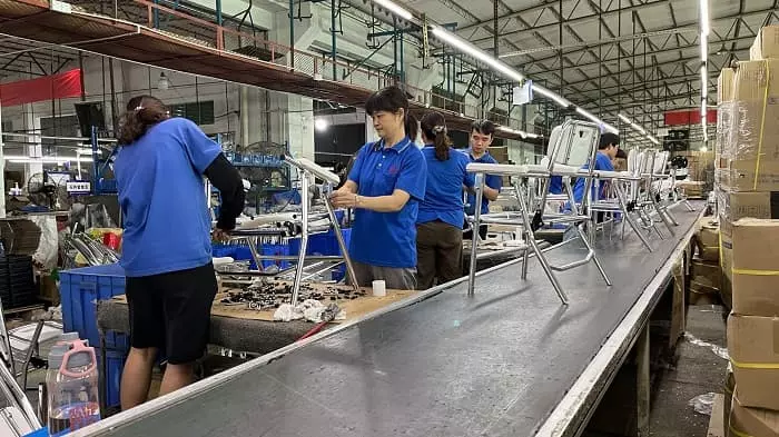 Kuidas valida oma ettevõtte jaoks parim veerev dušikabiini tool?